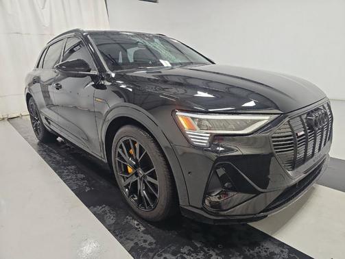 2022 Audi e-tron Premium