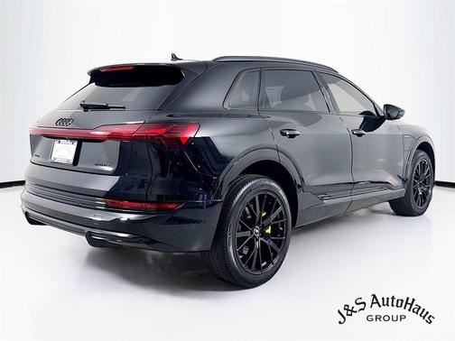 2022 Audi e-tron Premium