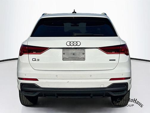 Ibis White 2023 Audi Q3 45 S line Premium