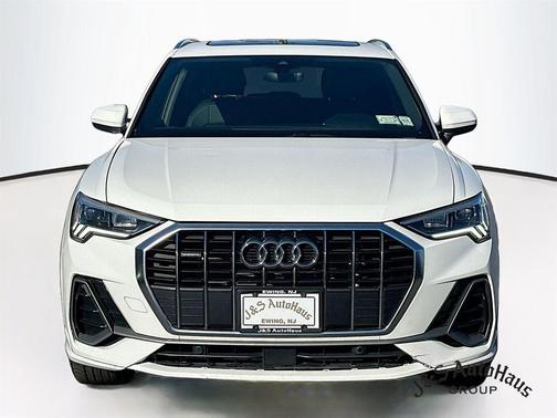 Ibis White 2023 Audi Q3 45 S line Premium
