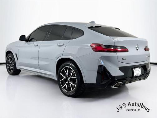 Brooklyn Gray Metallic 2023 BMW X4 xDrive30i