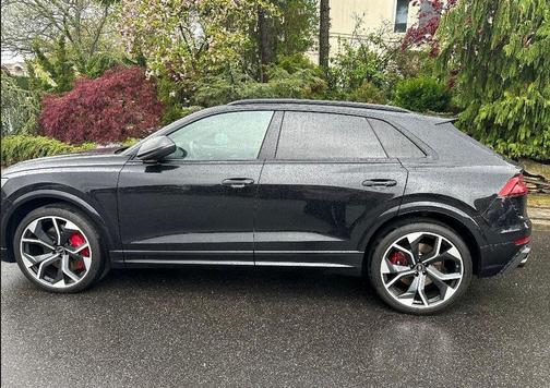 Orca Black Metallic 2021 Audi RS Q8 4.0T quattro