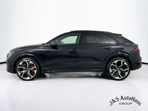 Orca Black Metallic 2021 Audi RS Q8 4.0T quattro