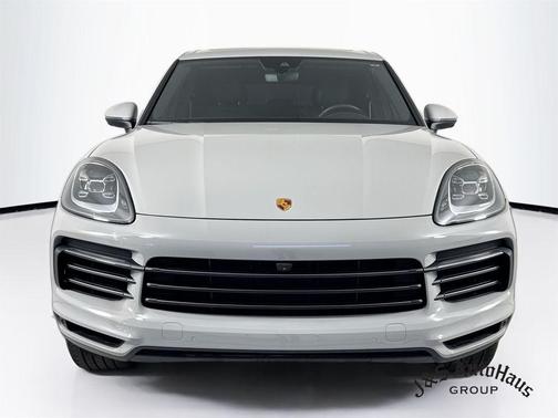 Chalk 2023 Porsche Cayenne Platinum Edition