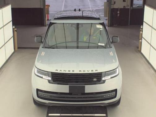 2025 Land Rover Range Rover P400 SE 7 Seat