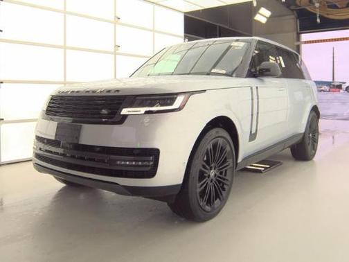 2025 Land Rover Range Rover P400 SE 7 Seat