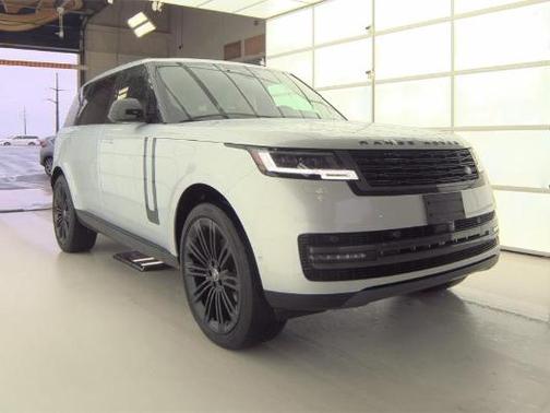 2025 Land Rover Range Rover P400 SE 7 Seat