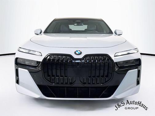 Brooklyn Gray Metallic 2023 BMW 760 760i xDrive