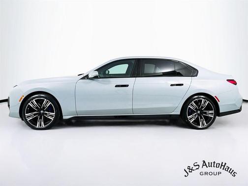 Brooklyn Gray Metallic 2023 BMW 760 760i xDrive