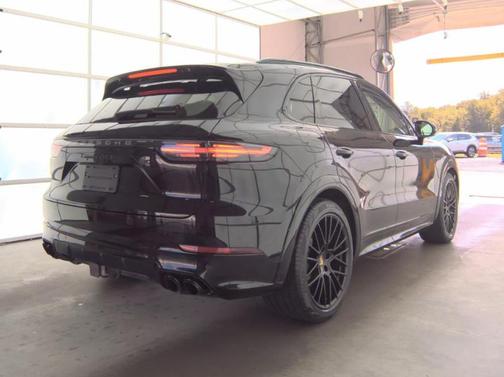 2021 Porsche Cayenne GTS