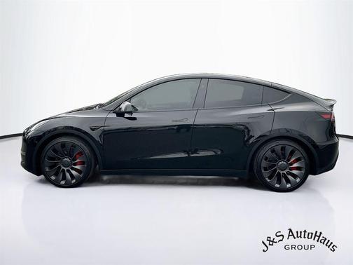 Black 2025 Tesla Model Y Performance