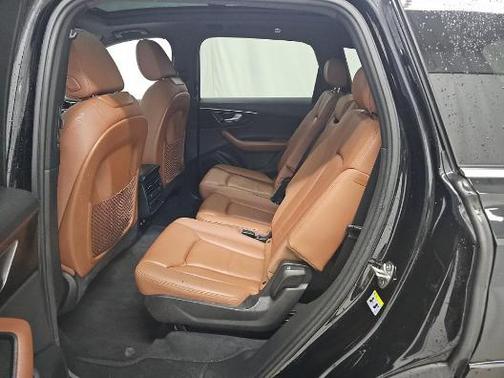 2022 Audi Q7 55 Premium Plus