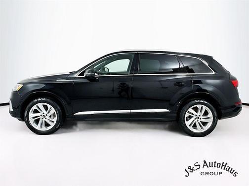 2022 Audi Q7 55 Premium Plus