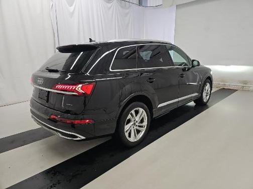 2022 Audi Q7 55 Premium Plus