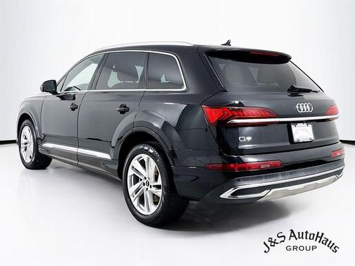 2022 Audi Q7 55 Premium Plus