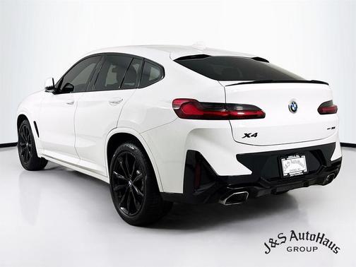 2022 BMW X4 xDrive30i