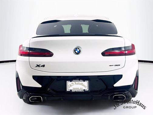 2022 BMW X4 xDrive30i