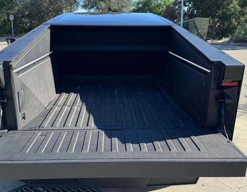 2024 Tesla Cybertruck Base