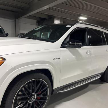 2025 Mercedes-Benz AMG GLS 63 Base