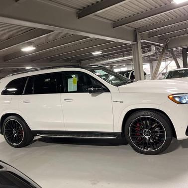 2025 Mercedes-Benz AMG GLS 63 Base