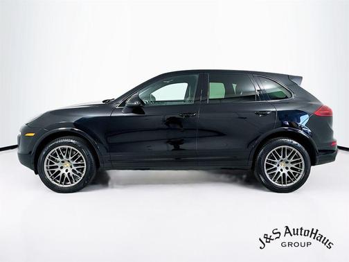 2017 Porsche Cayenne Platinum Edition