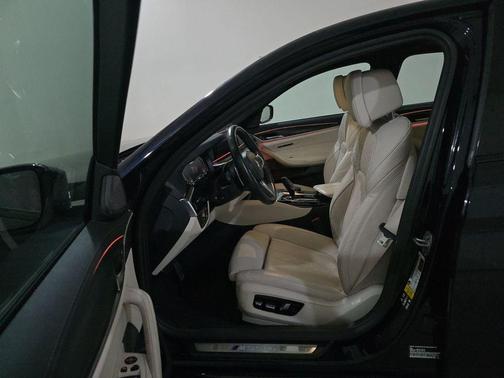 2023 BMW M550 i xDrive