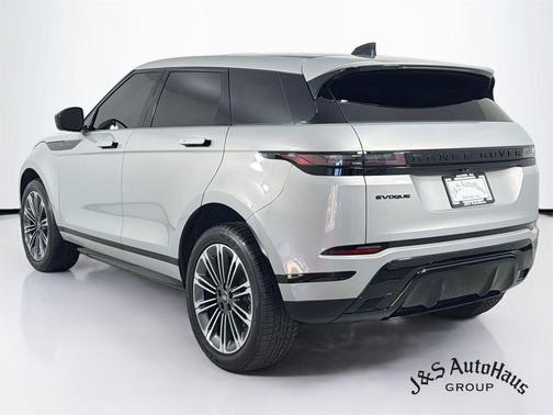 Seoul Pearl Silver 2024 Land Rover Range Rover Evoque Dynamic SE