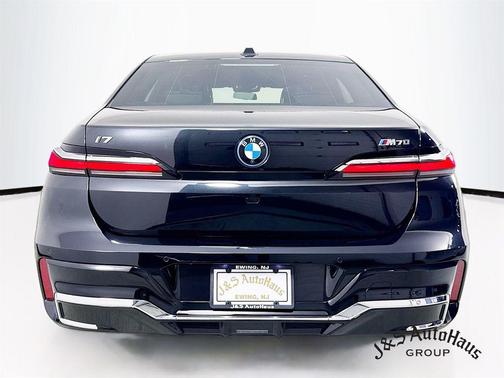 2024 BMW i7 M70