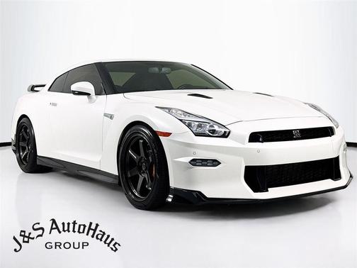 2024 Nissan GT-R Premium