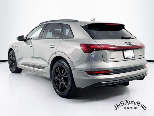 2022 Audi e-tron Premium