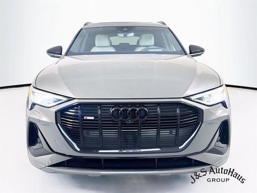 2022 Audi e-tron Premium