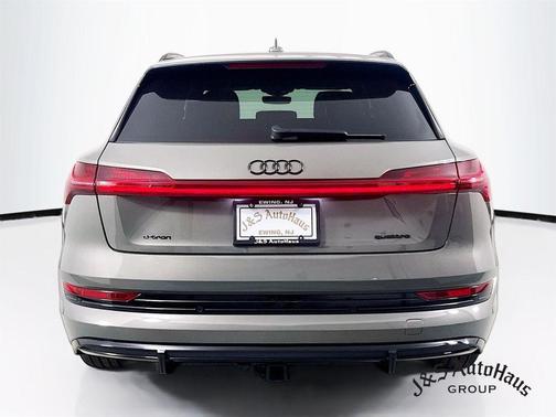 2022 Audi e-tron Premium