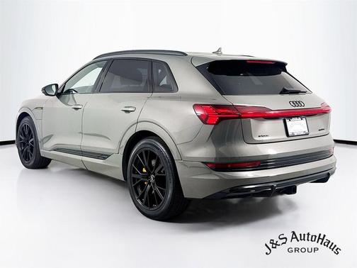 2022 Audi e-tron Premium