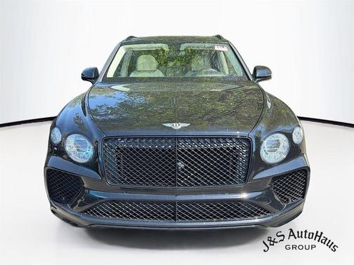 Black 2021 Bentley Bentayga V8