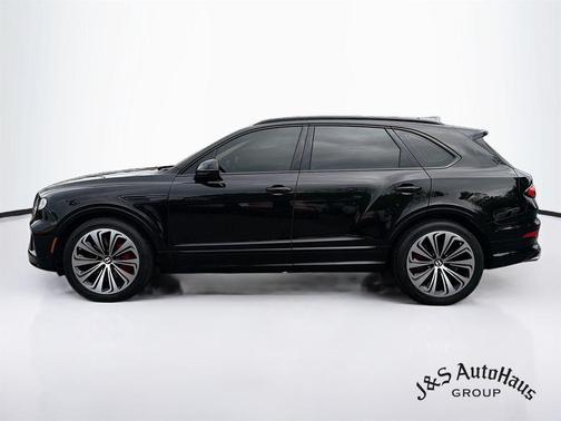 Black 2021 Bentley Bentayga V8