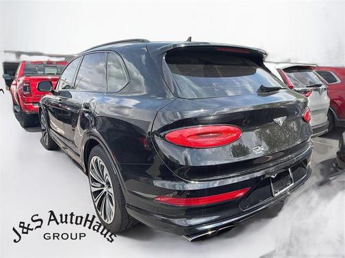 Black 2021 Bentley Bentayga V8