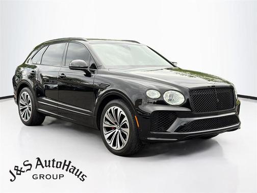 Black 2021 Bentley Bentayga V8