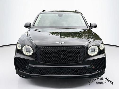 Black 2021 Bentley Bentayga V8