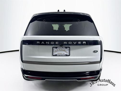 Fuji White 2023 Land Rover Range Rover P530 SE