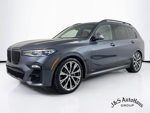 Arctic Gray Metallic 2022 BMW X7 M50i