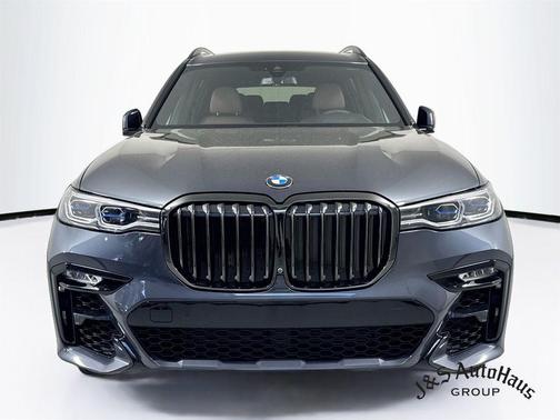 Arctic Gray Metallic 2022 BMW X7 M50i