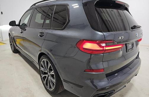 Gray Metallic 2022 BMW X7 M50i