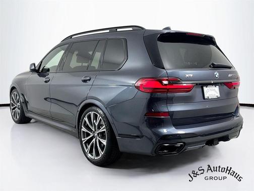 Arctic Gray Metallic 2022 BMW X7 M50i