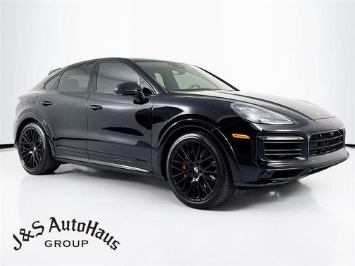 Jet Black Metallic 2022 Porsche Cayenne GTS