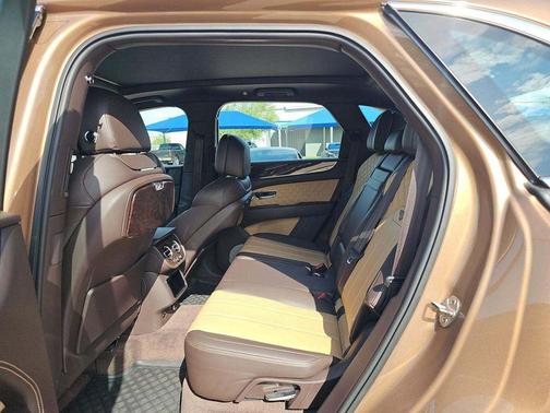Amber 2021 Bentley Bentayga V8