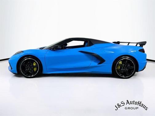 Rapid Blue 2022 Chevrolet Corvette Stingray w/3LT