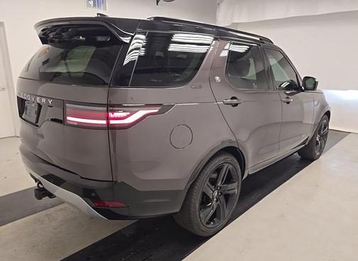 Charente Grey 2025 Land Rover Discovery P360 Metropolitan Edition