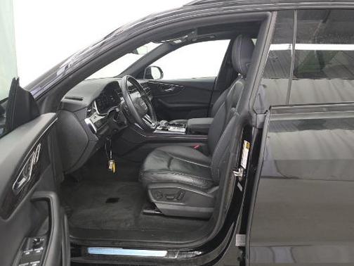 2023 Audi Q8 55 Premium