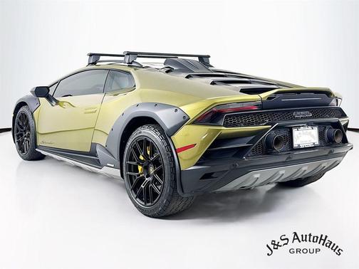 2024 Lamborghini Huracan Sterrato Base