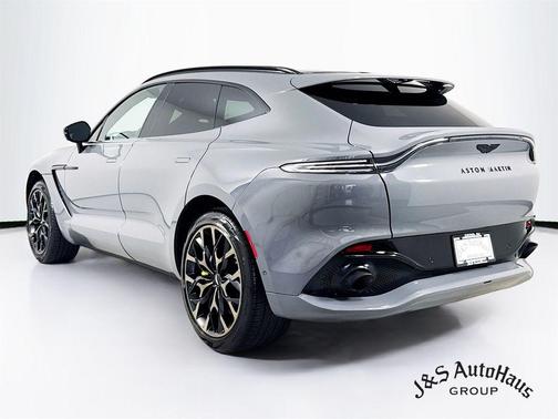 2022 Aston Martin DBX Base